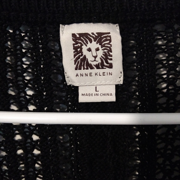 ❌ SOLD ❌ Anne Klein Knit Crop Cardigan - Picture 3 of 3